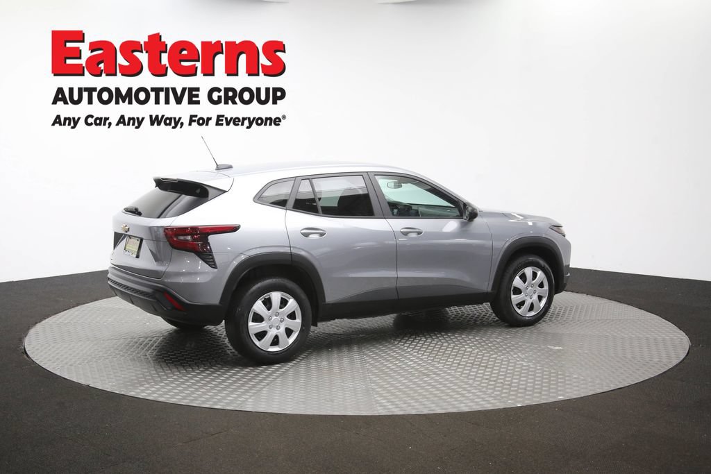 Used 2024 Chevrolet Trax LS FWD image 41