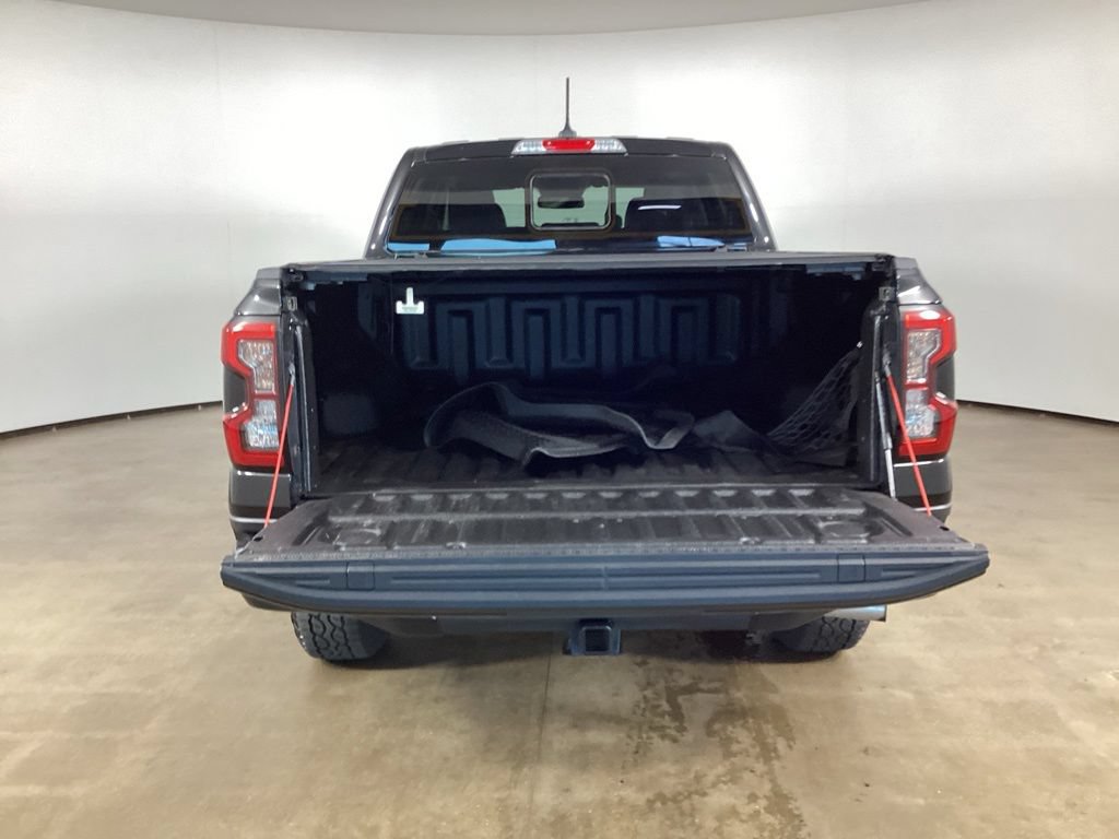 Used 2025 Ford Ranger Lariat w/ Black Appearance Package AWD/4WD image 11