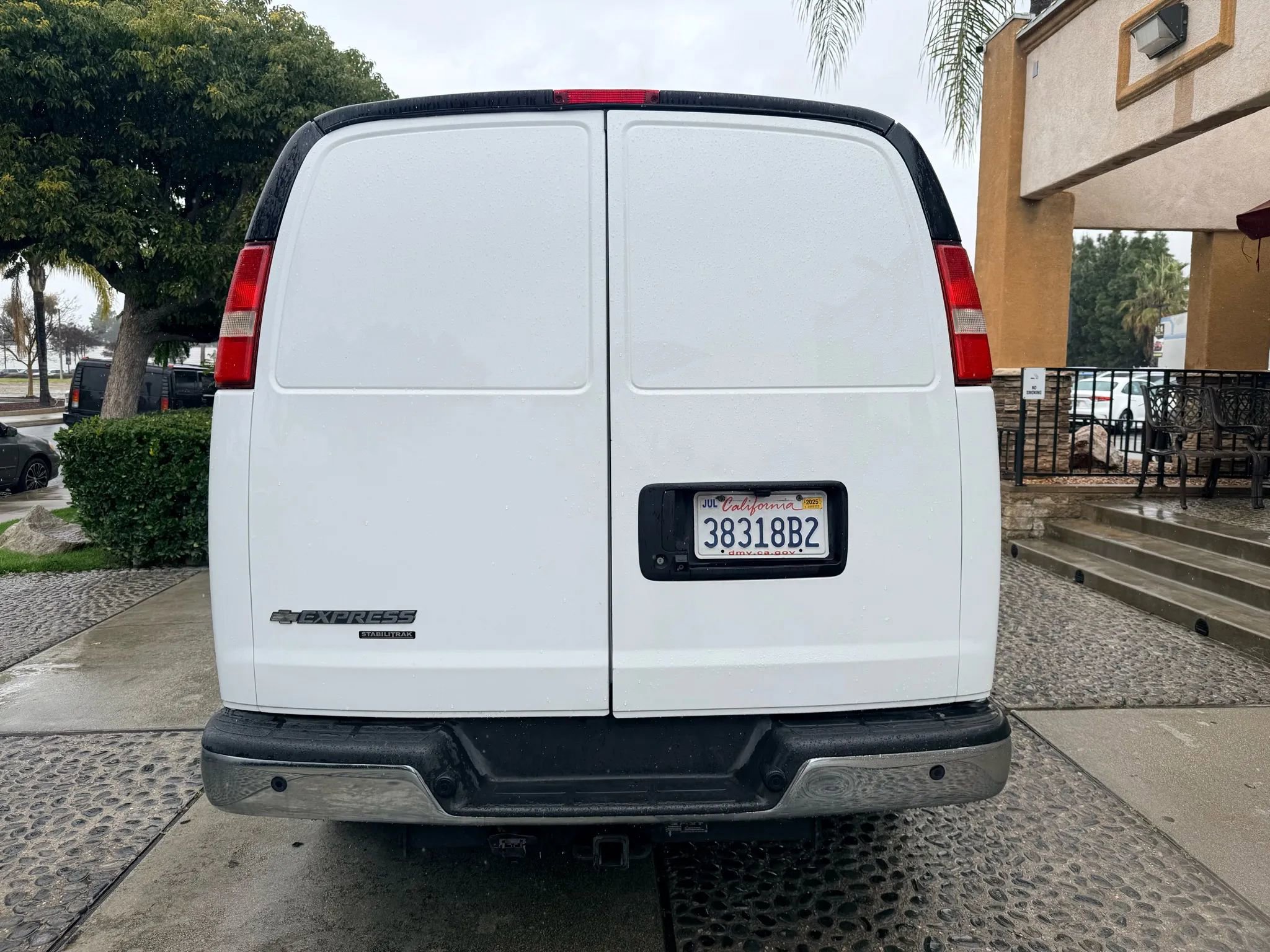 Used 2016 Chevrolet Express 3500 Extended RWD image 6