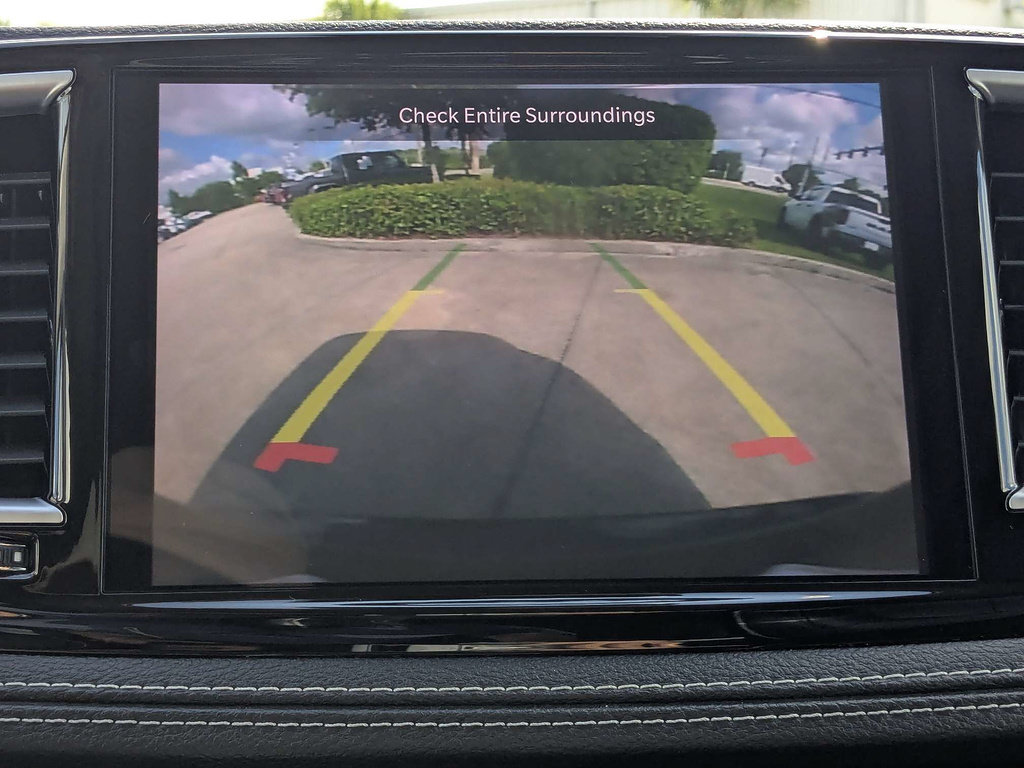 Certified 2023 Chrysler Pacifica Limited FWD image 24