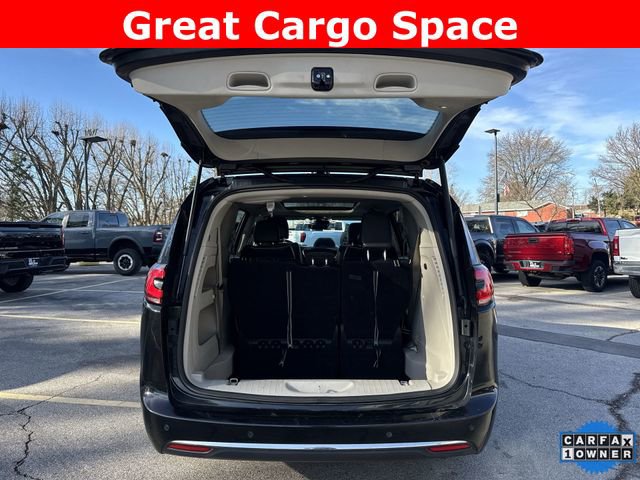 Used 2024 Chrysler Pacifica Limited image 25
