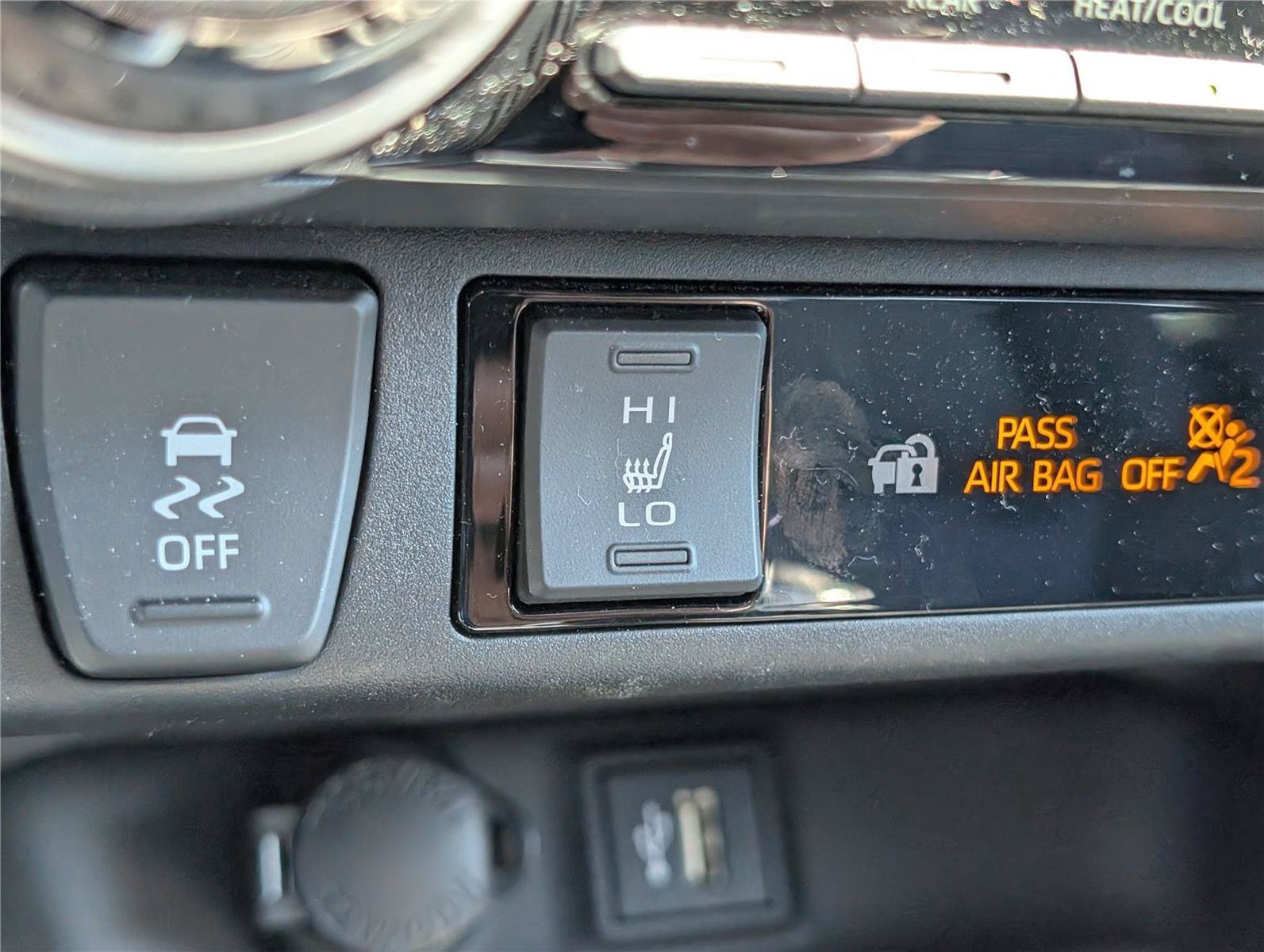 Used 2023 Toyota RAV4 XSE AWD/4WD image 25