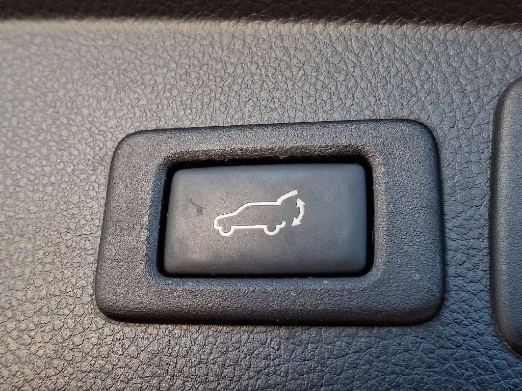 Used 2017 Subaru Forester 2.5i Limited AWD/4WD image 32