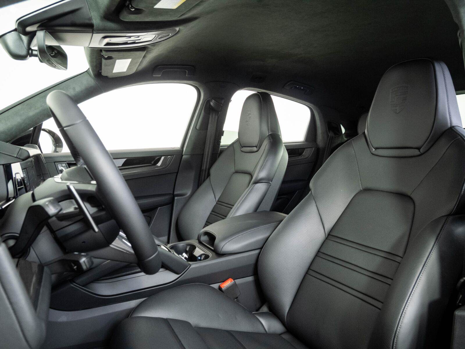 New 2026 Porsche Cayenne Turbo GT AWD/4WD image 5