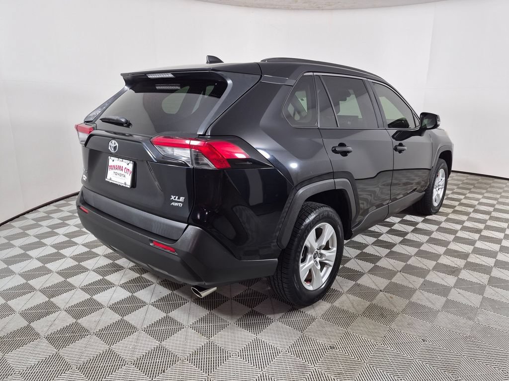 Used 2019 Toyota RAV4 XLE w/ Carpet Mat Package AWD/4WD image 3