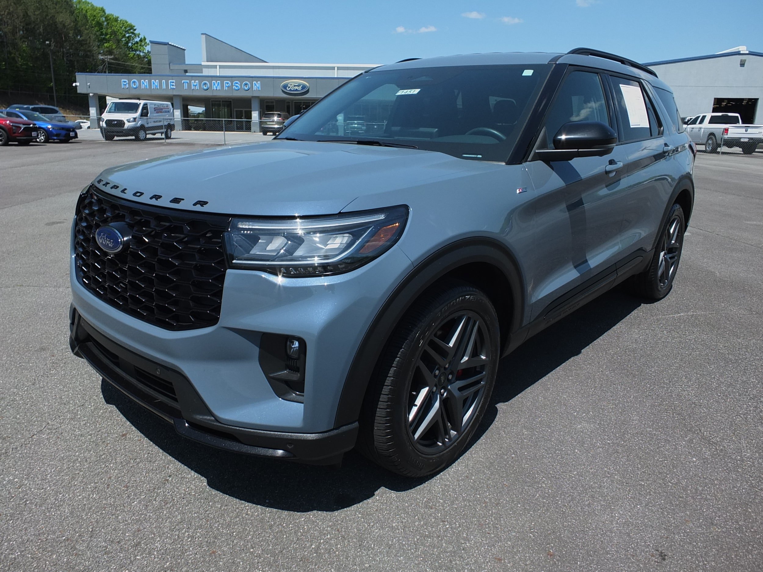 Used 2025 Ford Explorer ST-Line w/ Premium Package AWD/4WD image 7