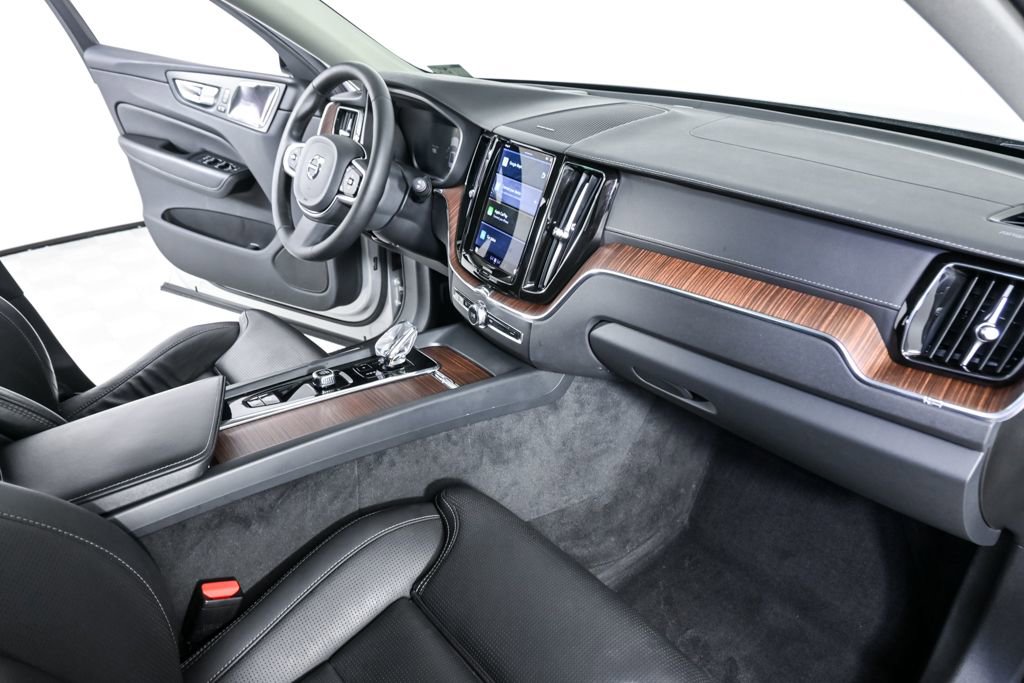 Certified 2023 Volvo XC60 B5 Ultimate image 26