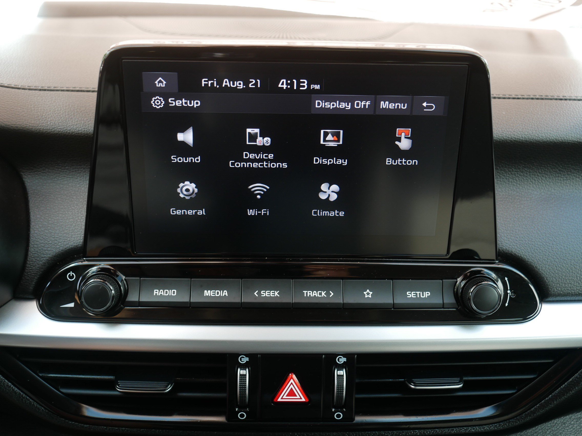 Certified 2024 Kia Forte LXS w/ LXS Technology Package FWD image 30
