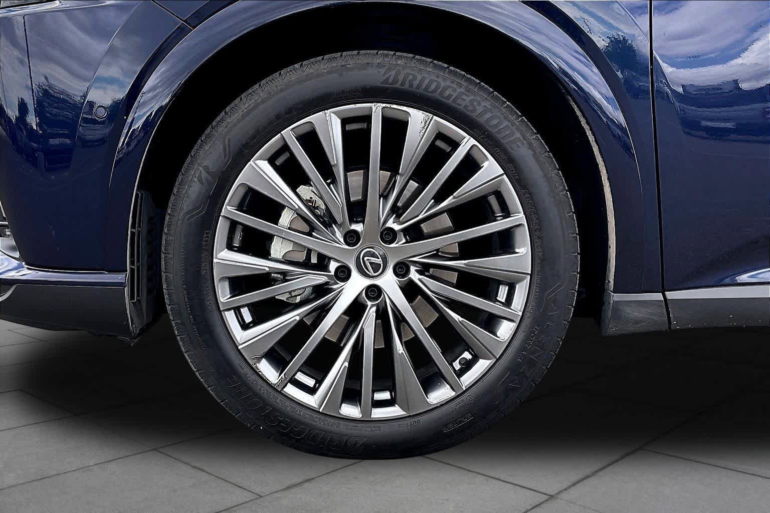 Used 2025 Lexus RX 450h AWD w/ Convenience Package image 10