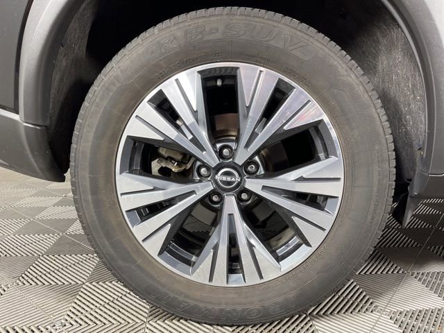Used 2023 Nissan Rogue SV image 16