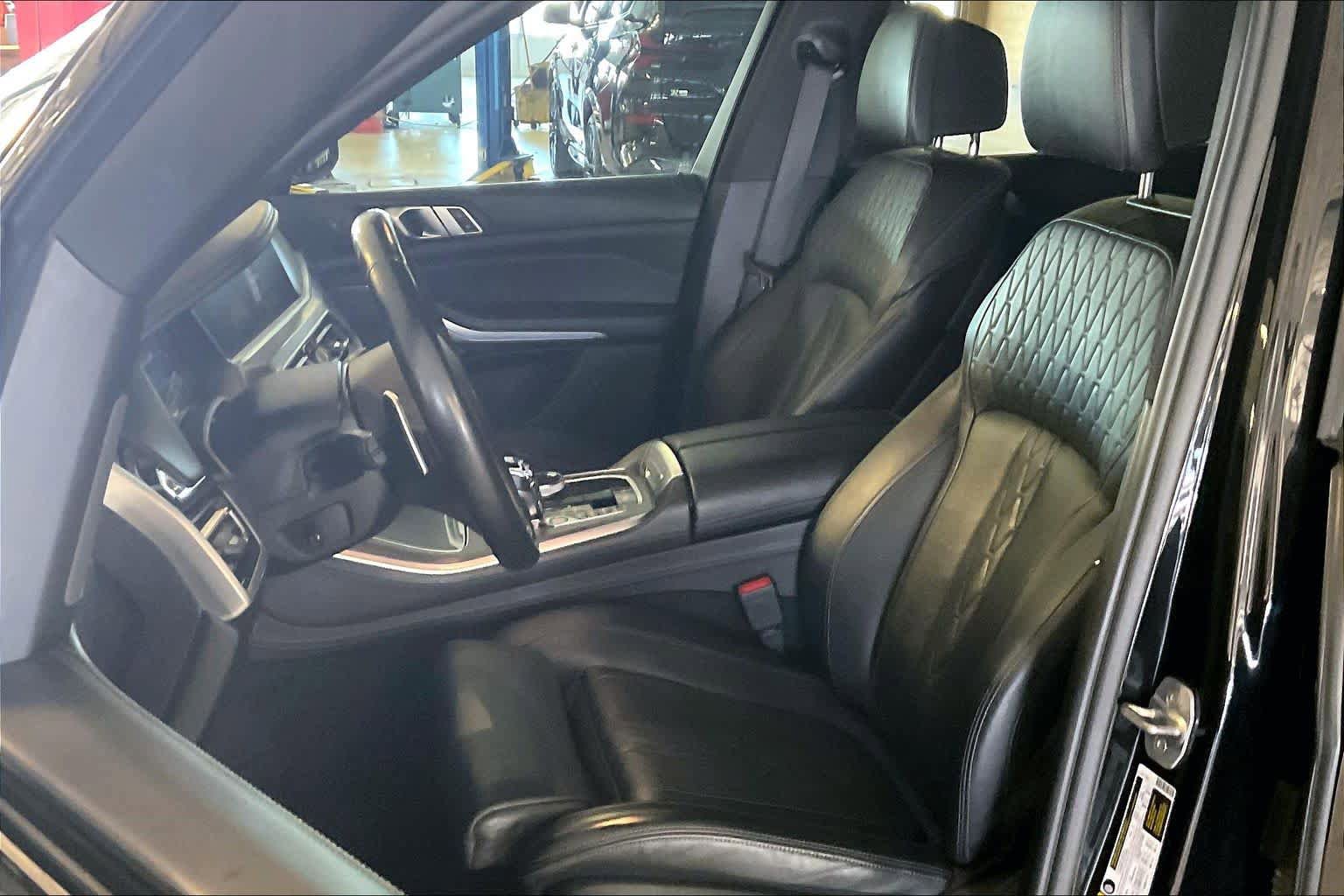 Used 2020 BMW X5 M50i w/ Executive Package AWD/4WD image 7