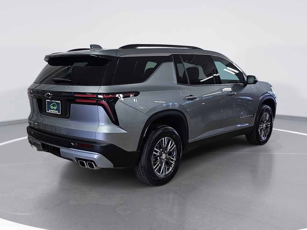 Certified 2025 Chevrolet Traverse LT w/ Driver Confidence Package image 3