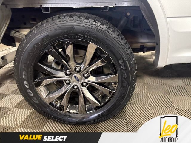Used 2017 Ford F150 Lariat w/ Equipment Group 502A Luxury AWD/4WD image 26
