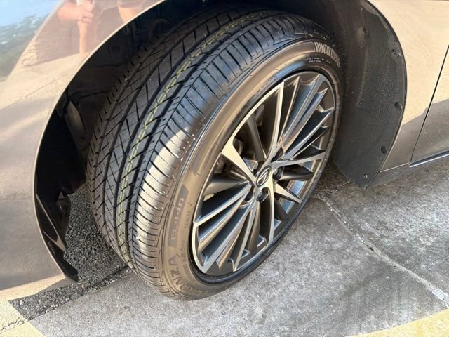 Used 2023 Lexus ES 350 w/ Accessory Package (Z2) FWD image 37