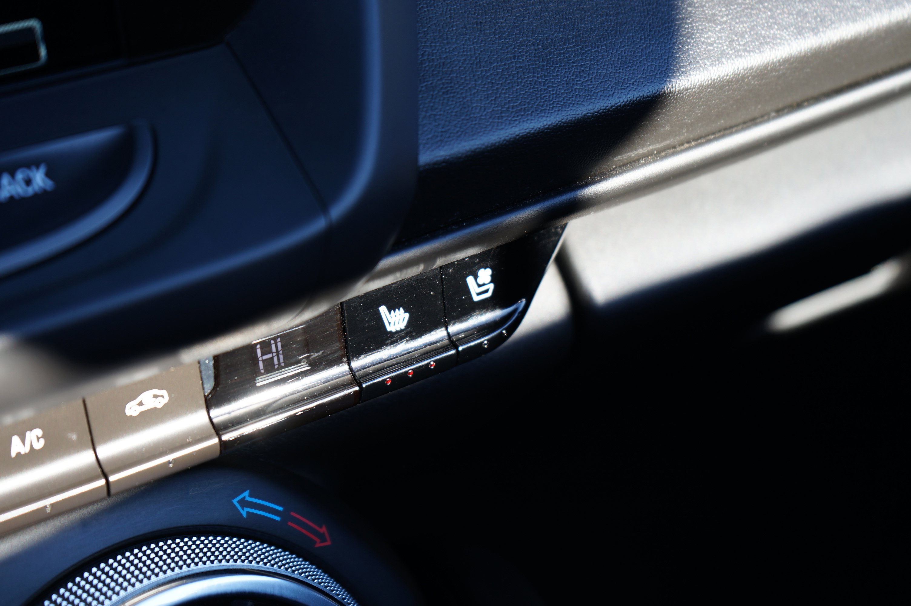 Used 2018 Chevrolet Camaro SS image 28