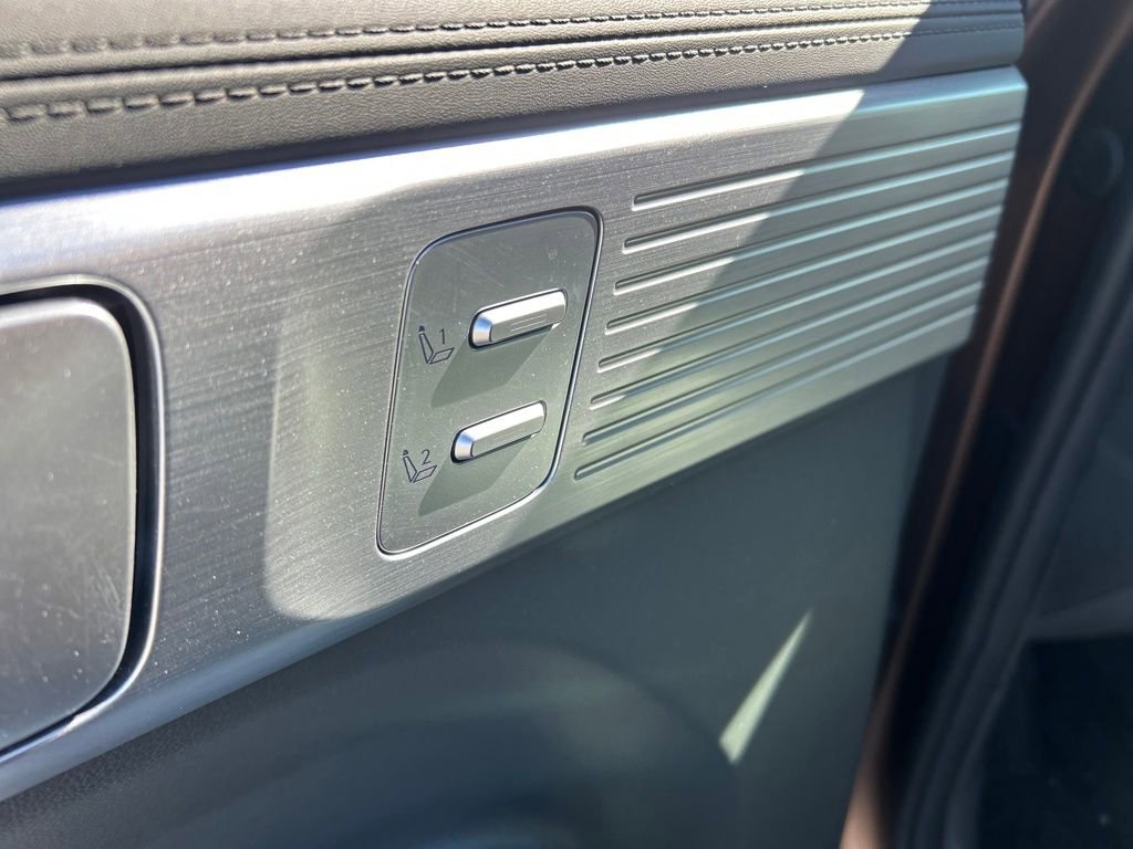 Used 2024 Hyundai Santa Fe Limited image 13