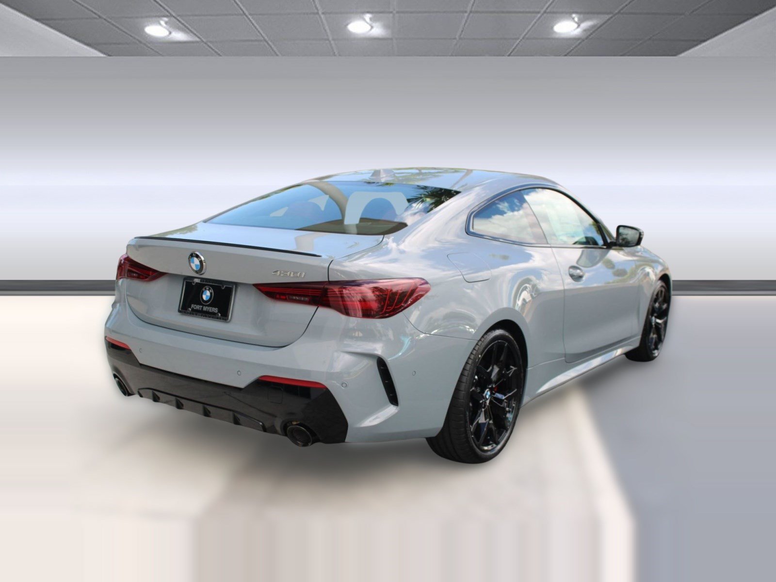 Used 2026 BMW 430i Coupe w/ M Sport Package RWD image 9