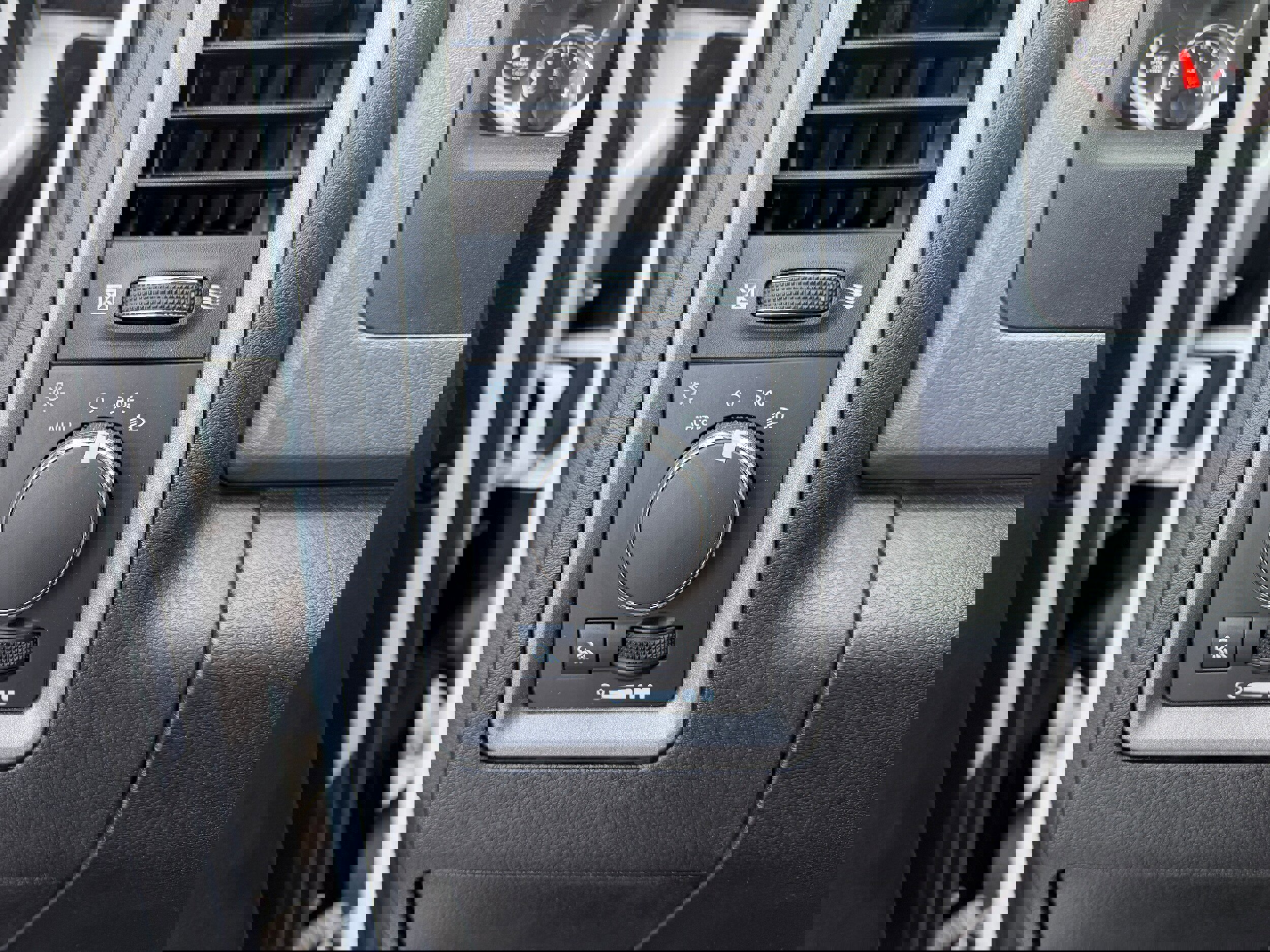 Used 2017 RAM 3500 Tradesman w/ Chrome Appearance Group AWD/4WD image 13