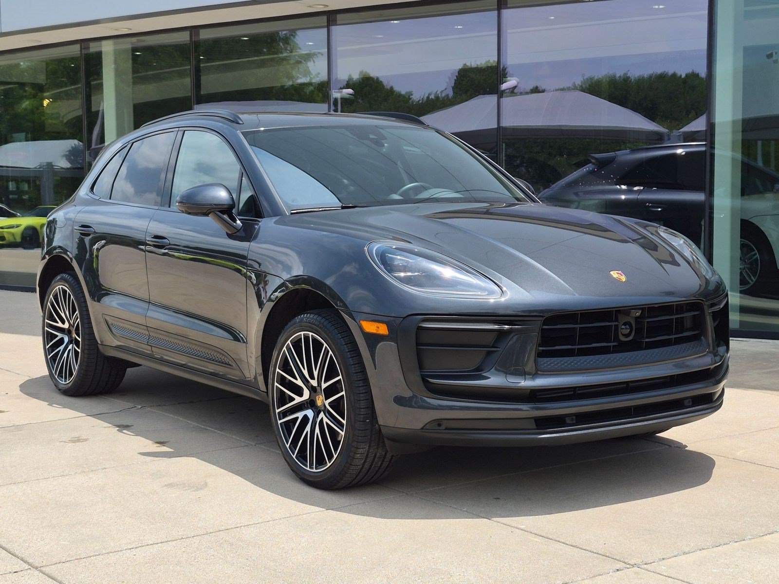 Certified 2026 Porsche Macan AWD/4WD image 7