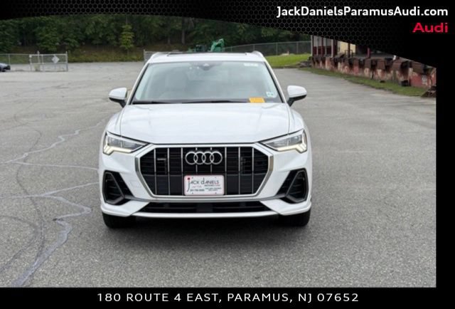 Used 2024 Audi Q3 2.0T Premium w/ Convenience Package AWD/4WD image 2