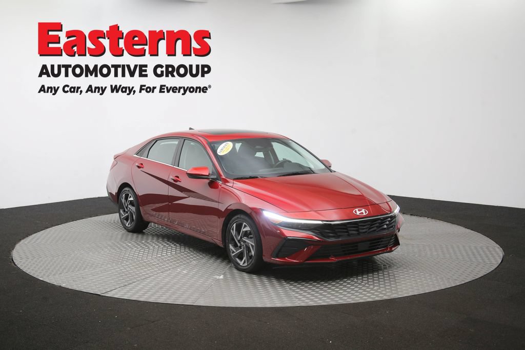 Used 2025 Hyundai Elantra SEL FWD image 52