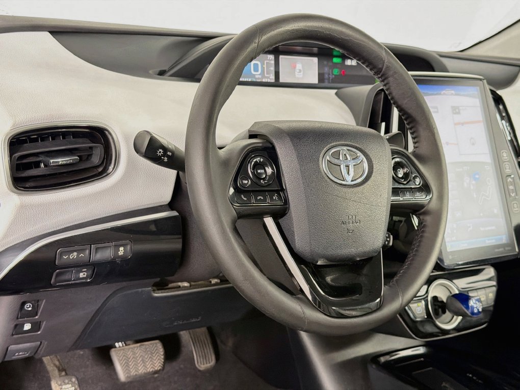 Used 2020 Toyota Prius Prime XLE FWD image 34
