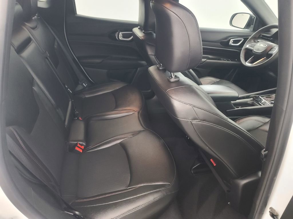 Used 2024 Jeep Compass Trailhawk image 16