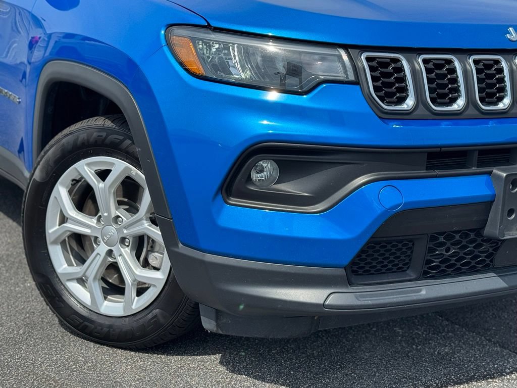 Used 2024 Jeep Compass Latitude AWD/4WD image 3