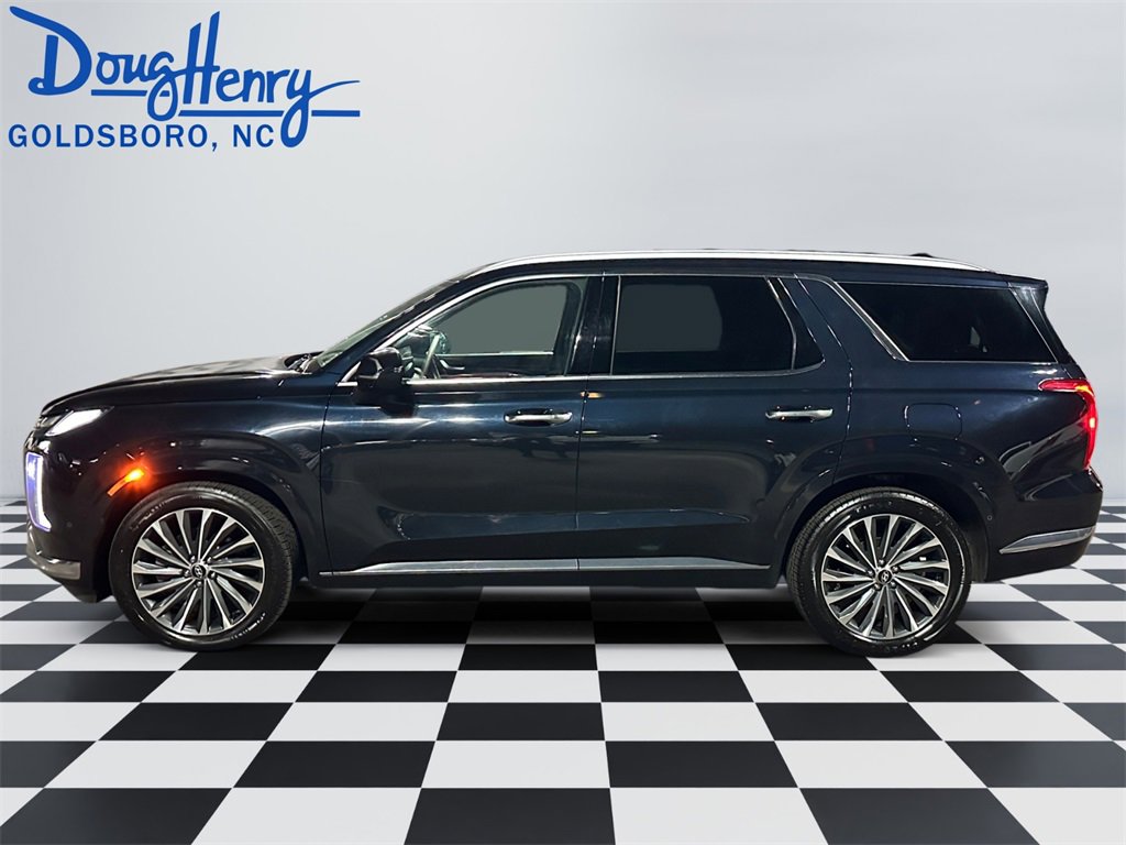 Used 2024 Hyundai Palisade Calligraphy image 2