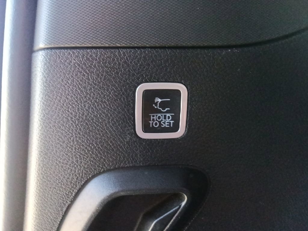 Used 2023 Jeep Wagoneer 2WD image 33