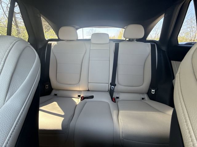 Used 2025 Mercedes-Benz GLC 300 image 22