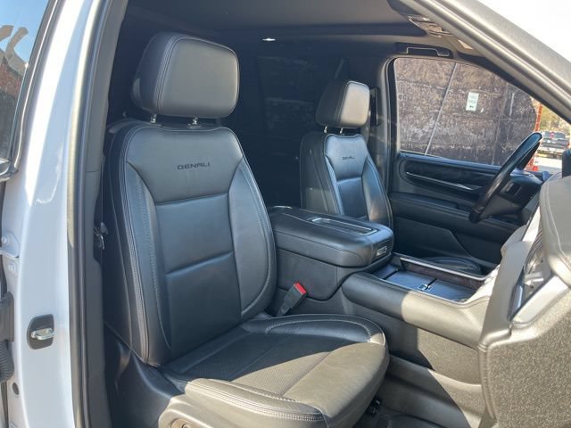 Certified 2022 GMC Yukon Denali w/ Denali Premium Package RWD image 20