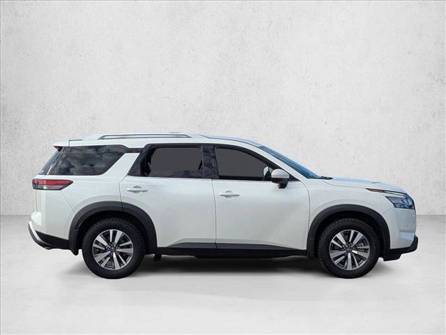 Used 2022 Nissan Pathfinder SL w/ Lighting Package (N92) image 4