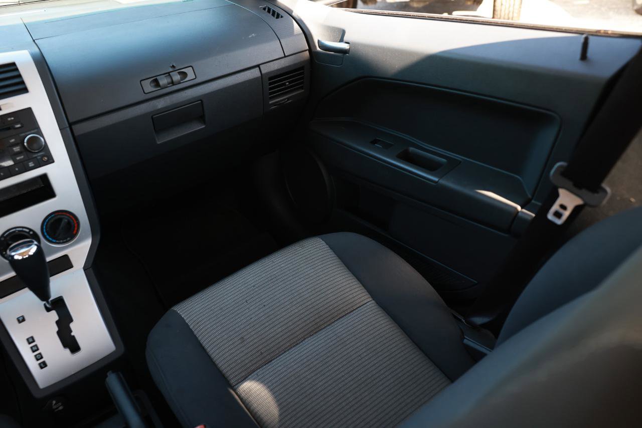 Used 2009 Dodge Caliber SXT image 22