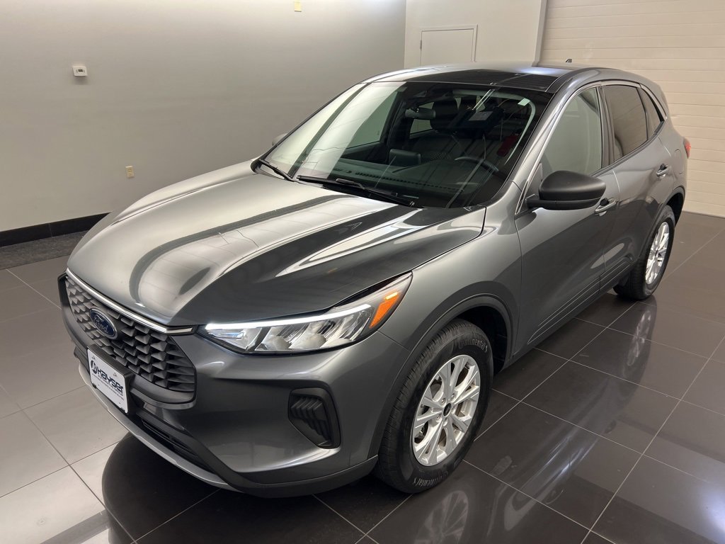 Certified 2024 Ford Escape Active image 3