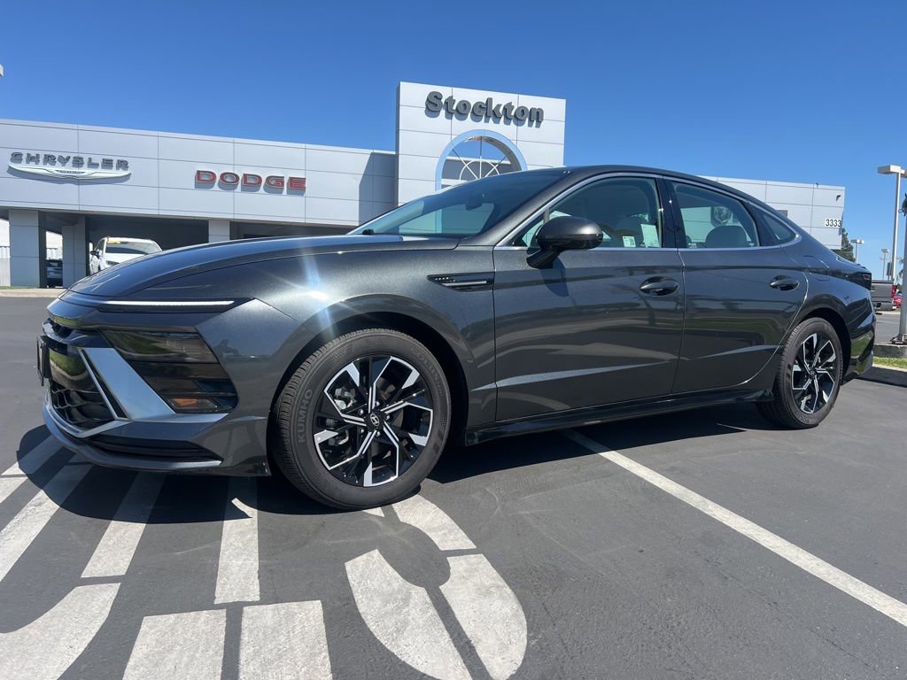 Used 2025 Hyundai Sonata SEL image 2