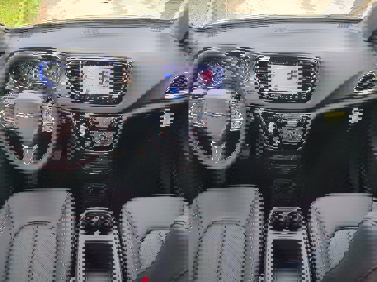 New 2026 Chrysler Voyager LX image 14