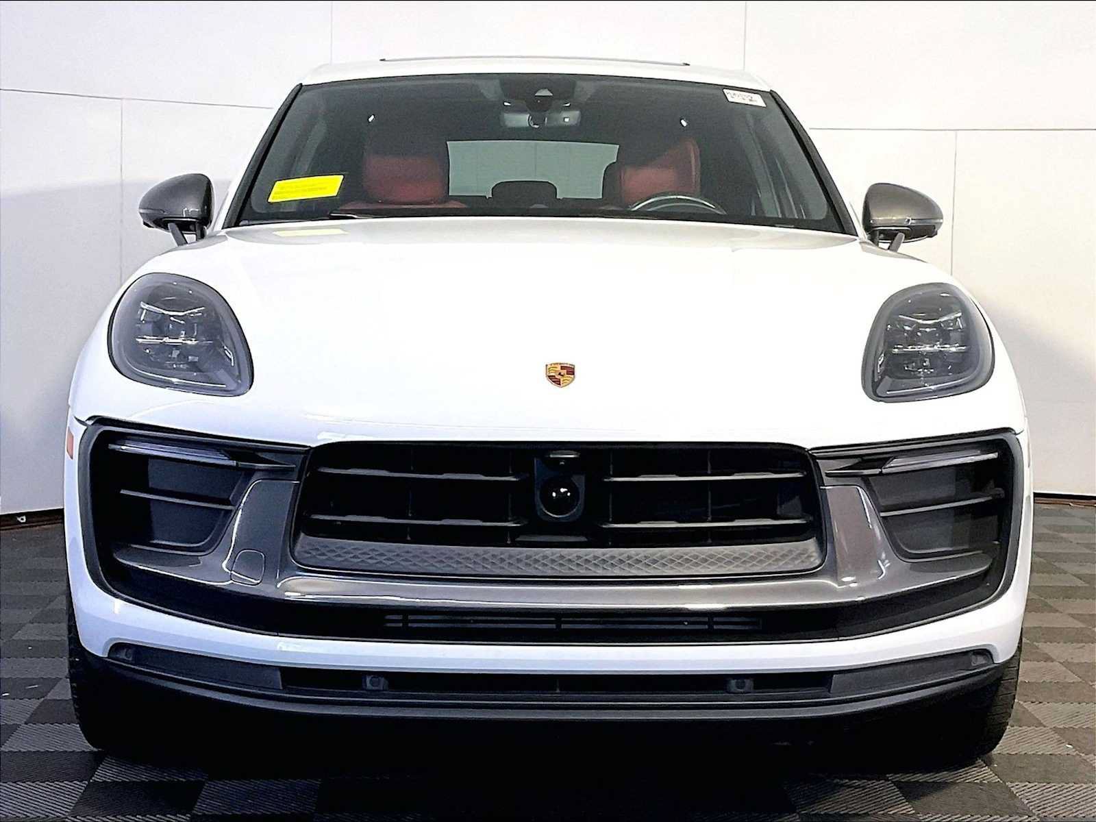 Certified 2023 Porsche Macan Turbo AWD/4WD image 10