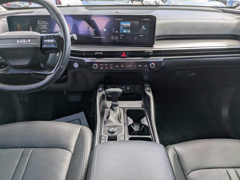 Certified 2026 Kia Sorento EX w/ EX Premium Package FWD image 17