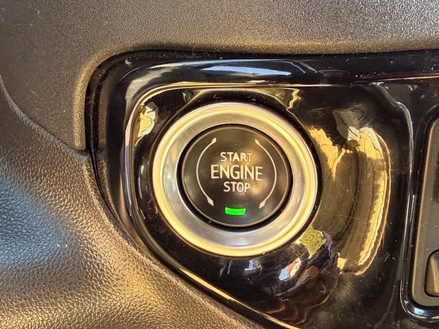 Used 2022 GMC Sierra 1500 SLT w/ SLT Premium Plus Package AWD/4WD image 16