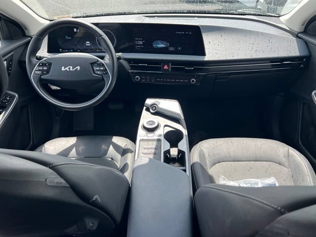 Certified 2024 Kia EV6 Light AWD/4WD image 14