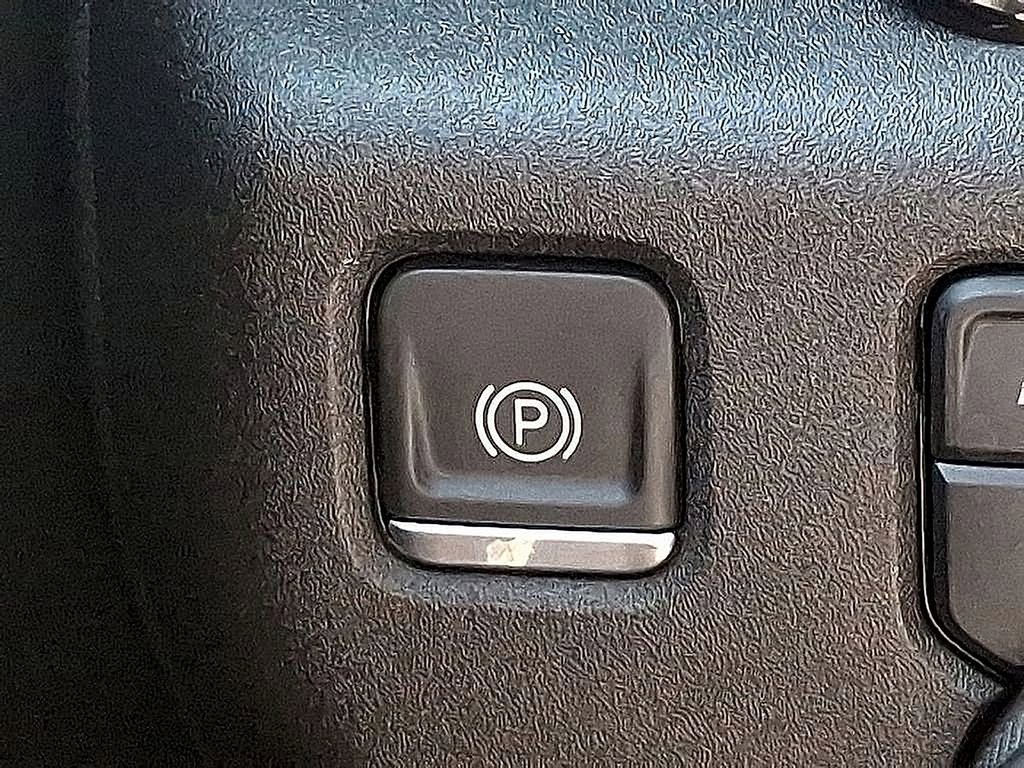 Used 2024 Chevrolet Silverado 2500 LTZ image 29