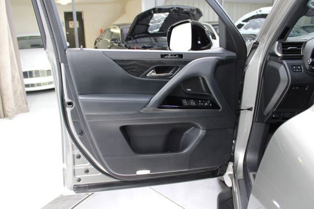 Used 2024 Lexus LX 600 4WD w/ Appearance Package image 43