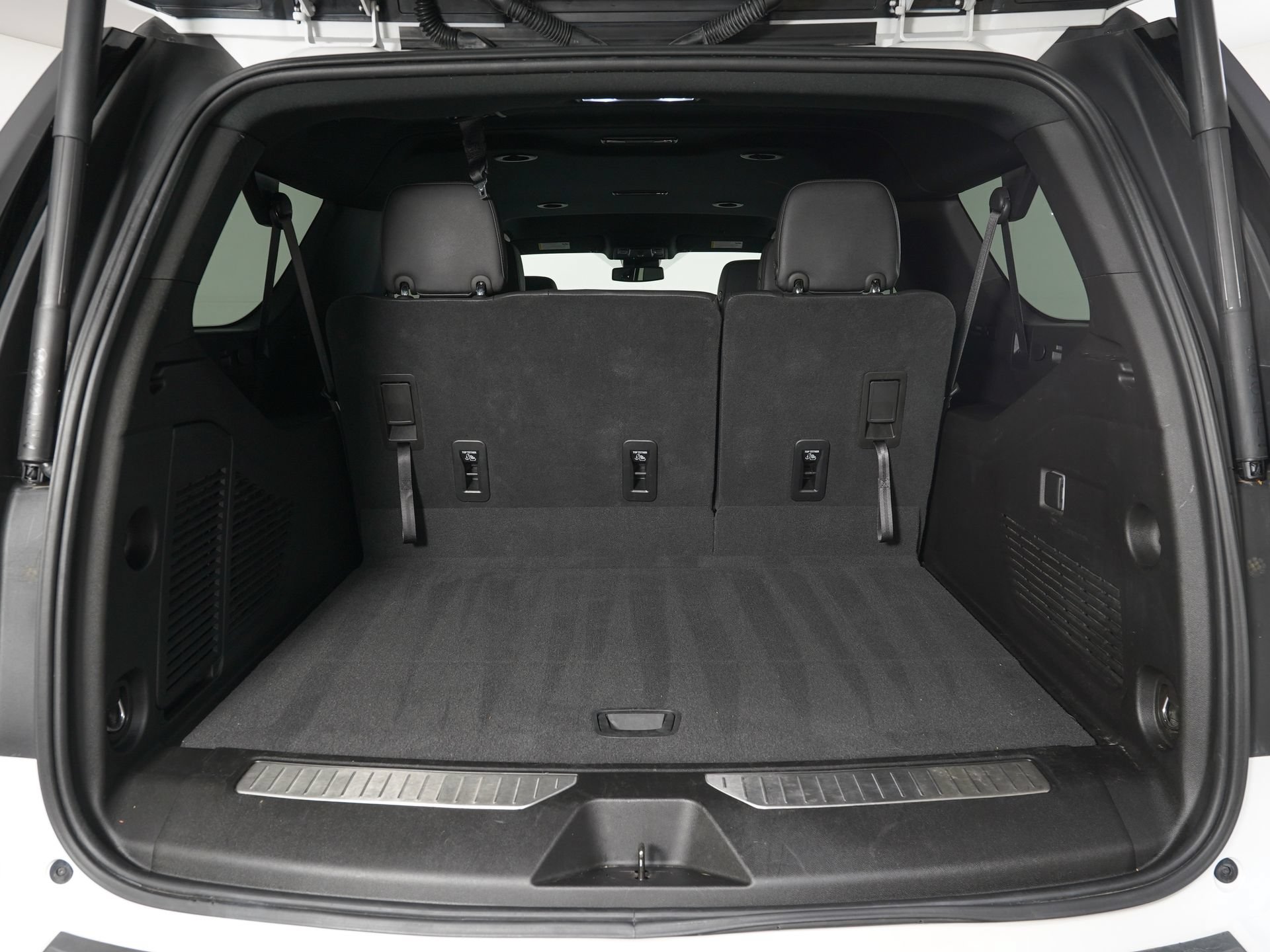 Used 2024 Chevrolet Suburban RST RWD image 10