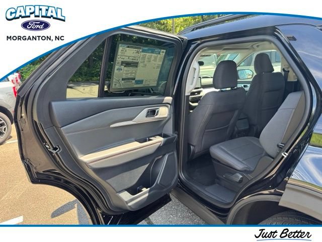 New 2026 Ford Explorer Active RWD image 12