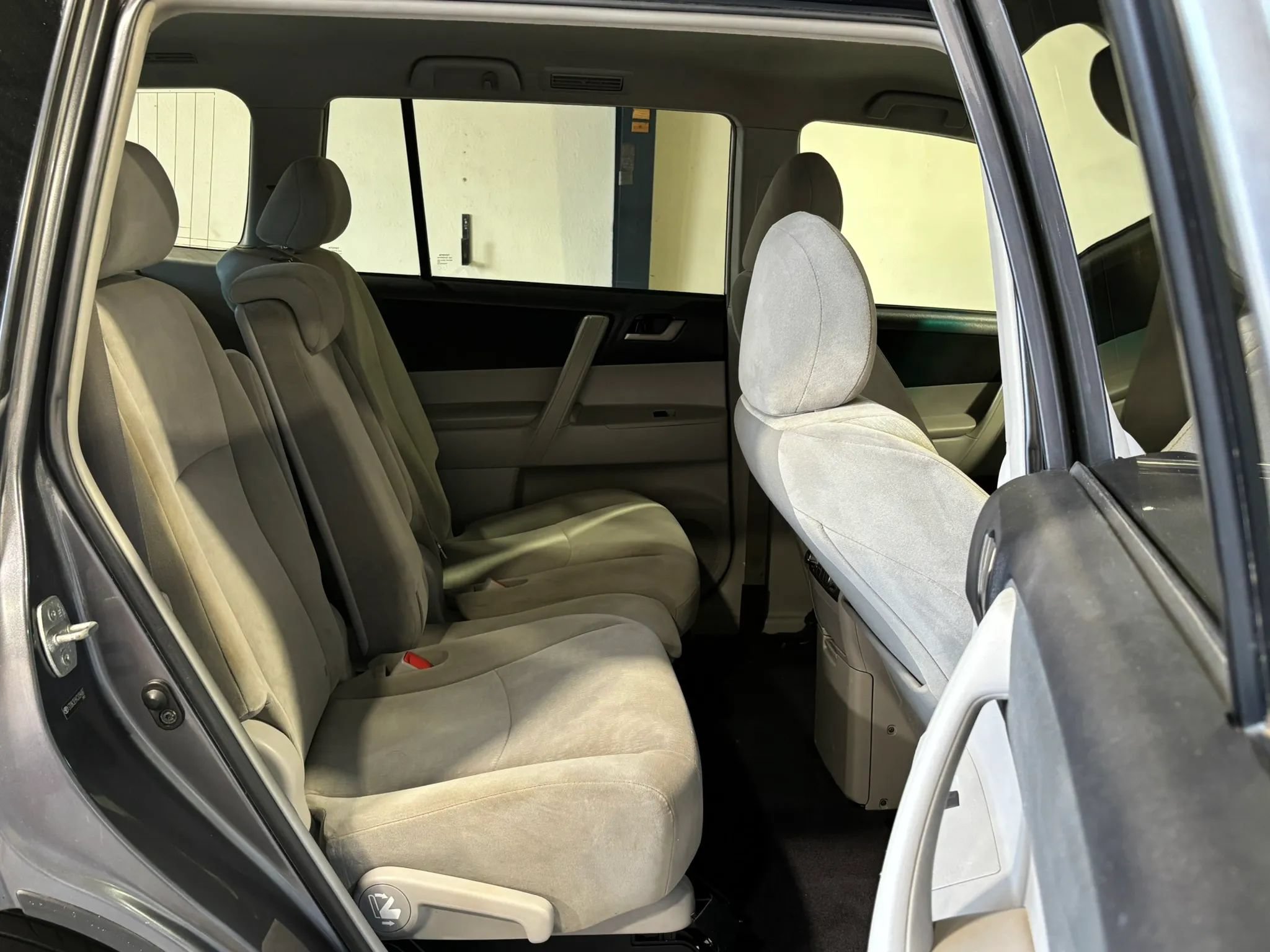 Used 2012 Toyota Highlander 4WD w/ Tech Pkg image 18