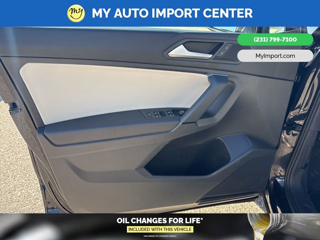 Used 2019 Volkswagen Tiguan SE w/ Panoramic Sunroof Package image 10