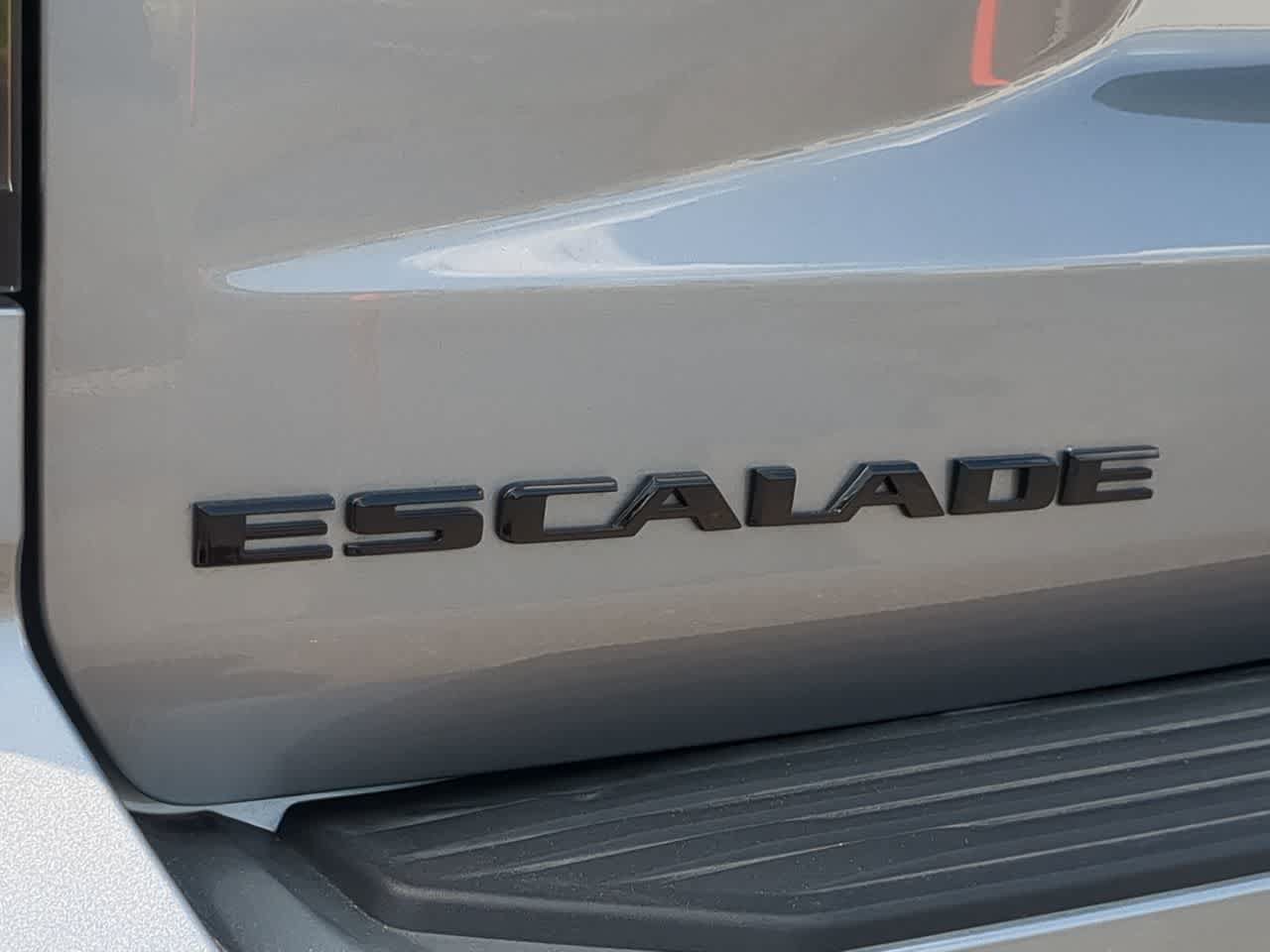 Used 2026 Cadillac Escalade ESV Platinum Sport w/ LPO, ONYX Package AWD/4WD image 13