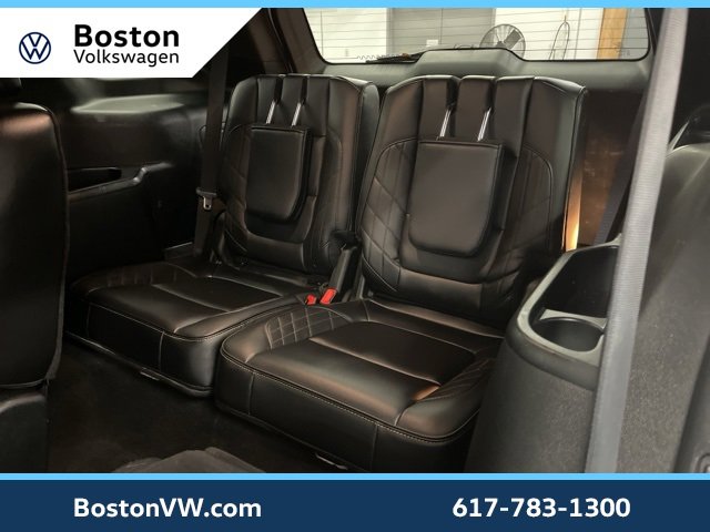 Used 2019 Ford Explorer Platinum image 11