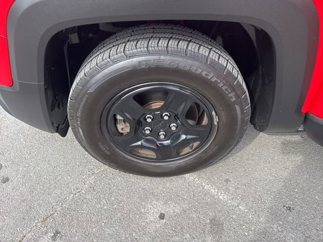 Used 2017 Jeep Renegade Sport w/ Power & Air Group image 16